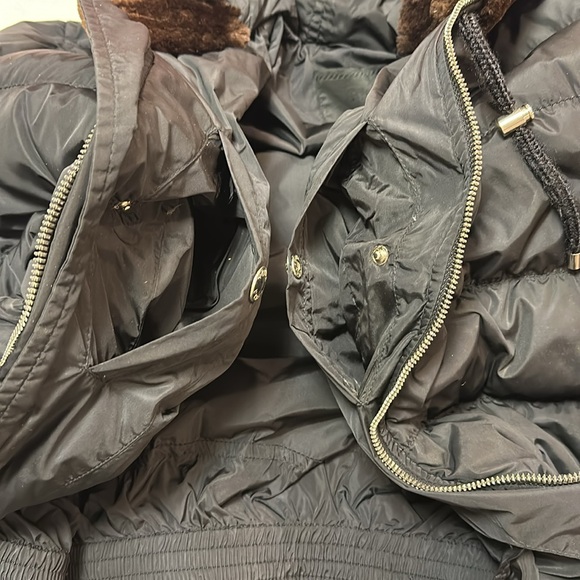 Ladies Prada Nylon Puffer Jacket with Fur Trim Hood - Picture 14 of 15